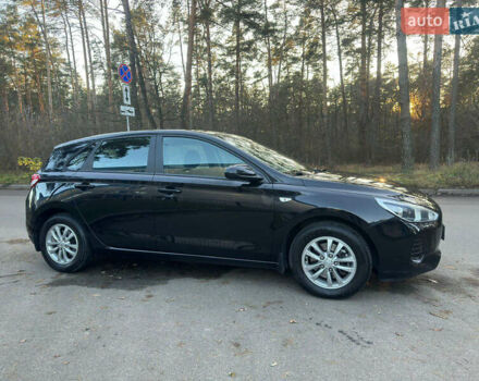 Черный Хендай i30, объемом двигателя 1.6 л и пробегом 66 тыс. км за 12800 $, фото 4 на Automoto.ua