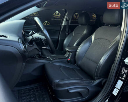 Черный Хендай i30, объемом двигателя 1.35 л и пробегом 97 тыс. км за 16200 $, фото 7 на Automoto.ua
