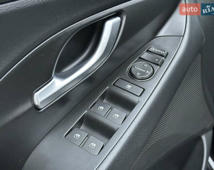 Черный Хендай i30, объемом двигателя 1.4 л и пробегом 97 тыс. км за 15300 $, фото 31 на Automoto.ua