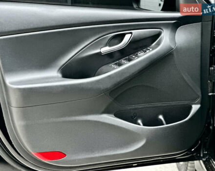 Черный Хендай i30, объемом двигателя 1.4 л и пробегом 97 тыс. км за 15300 $, фото 39 на Automoto.ua