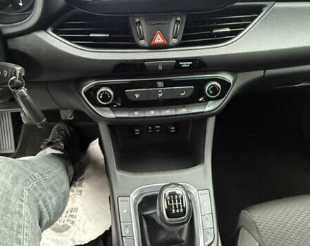 Черный Хендай i30, объемом двигателя 1.35 л и пробегом 177 тыс. км за 13300 $, фото 18 на Automoto.ua