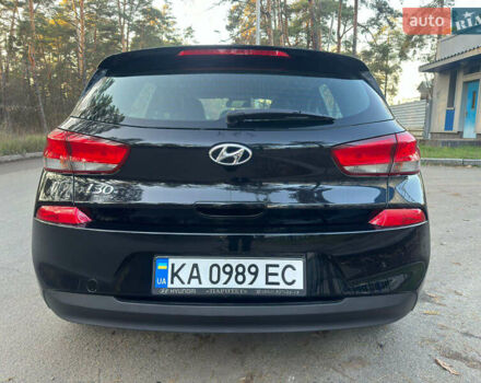 Черный Хендай i30, объемом двигателя 1.6 л и пробегом 66 тыс. км за 12800 $, фото 6 на Automoto.ua