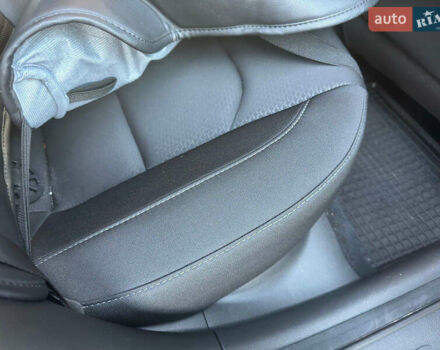 Черный Хендай i30, объемом двигателя 1.6 л и пробегом 66 тыс. км за 12800 $, фото 32 на Automoto.ua