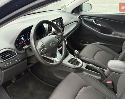 Черный Хендай i30, объемом двигателя 1.35 л и пробегом 177 тыс. км за 13300 $, фото 8 на Automoto.ua