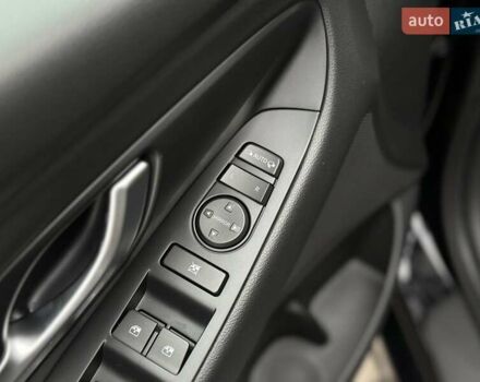 Черный Хендай i30, объемом двигателя 1.5 л и пробегом 50 тыс. км за 16900 $, фото 23 на Automoto.ua