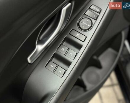 Черный Хендай i30, объемом двигателя 1.5 л и пробегом 50 тыс. км за 16900 $, фото 24 на Automoto.ua