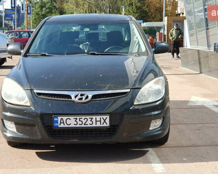 Черный Хендай i30, объемом двигателя 1.6 л и пробегом 228 тыс. км за 6200 $, фото 2 на Automoto.ua