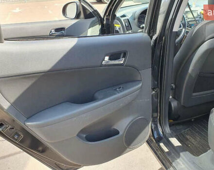 Черный Хендай i30, объемом двигателя 1.6 л и пробегом 228 тыс. км за 5200 $, фото 20 на Automoto.ua