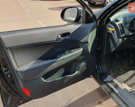 Черный Хендай i30, объемом двигателя 1.6 л и пробегом 228 тыс. км за 6200 $, фото 18 на Automoto.ua
