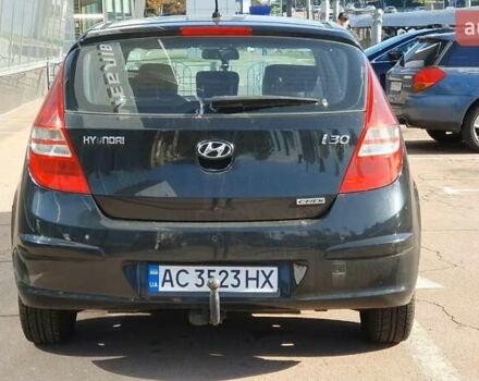 Черный Хендай i30, объемом двигателя 1.6 л и пробегом 228 тыс. км за 5200 $, фото 8 на Automoto.ua