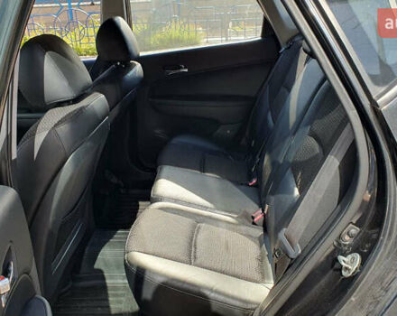 Черный Хендай i30, объемом двигателя 1.6 л и пробегом 228 тыс. км за 6200 $, фото 16 на Automoto.ua