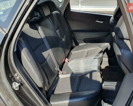 Черный Хендай i30, объемом двигателя 1.6 л и пробегом 228 тыс. км за 6200 $, фото 12 на Automoto.ua