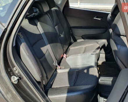 Черный Хендай i30, объемом двигателя 1.6 л и пробегом 228 тыс. км за 6200 $, фото 11 на Automoto.ua
