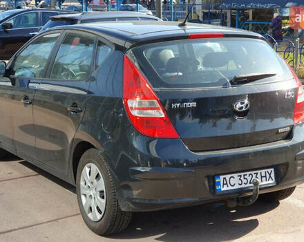 Черный Хендай i30, объемом двигателя 1.6 л и пробегом 228 тыс. км за 6200 $, фото 4 на Automoto.ua