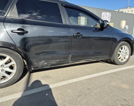 Хендай i30 2008 у Каневе на Automoto.ua Чорний Хендай i30, об'ємом двигуна 1.6 л та пробігом 230 тис. км за 5200 $, фото 6 на Automoto.ua