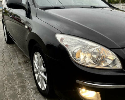 Черный Хендай i30, объемом двигателя 1.58 л и пробегом 341 тыс. км за 6200 $, фото 7 на Automoto.ua