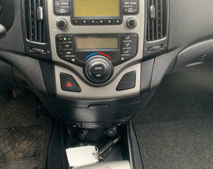 Чорний Хендай i30, об'ємом двигуна 1.59 л та пробігом 230 тис. км за 5800 $, фото 16 на Automoto.ua