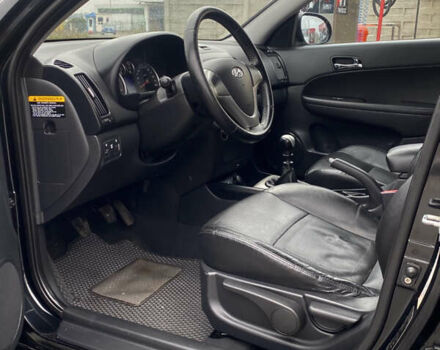 Черный Хендай i30, объемом двигателя 1.58 л и пробегом 341 тыс. км за 6200 $, фото 32 на Automoto.ua
