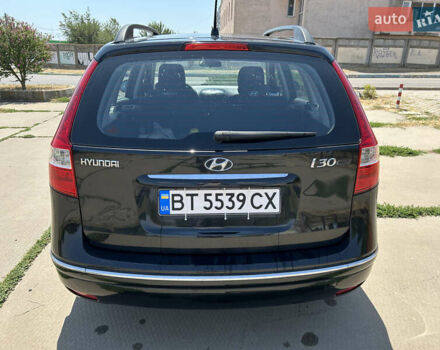 Черный Хендай i30, объемом двигателя 1.59 л и пробегом 226 тыс. км за 6500 $, фото 5 на Automoto.ua
