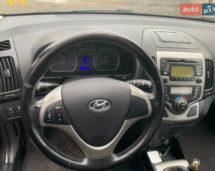 Чорний Хендай i30, об'ємом двигуна 1.59 л та пробігом 230 тис. км за 5800 $, фото 25 на Automoto.ua