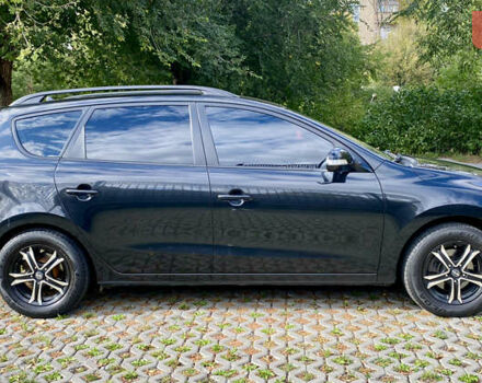 Чорний Хендай i30, об'ємом двигуна 1.6 л та пробігом 232 тис. км за 6200 $, фото 6 на Automoto.ua