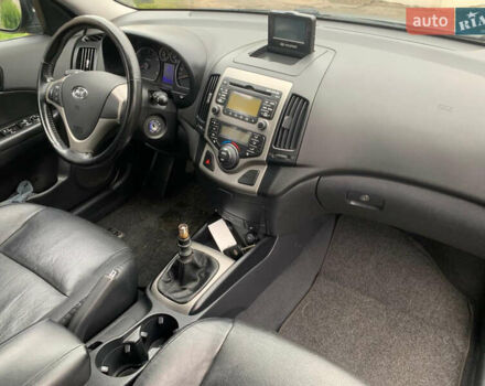 Чорний Хендай i30, об'ємом двигуна 1.59 л та пробігом 230 тис. км за 5800 $, фото 11 на Automoto.ua