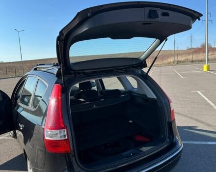 Черный Хендай i30, объемом двигателя 0 л и пробегом 201 тыс. км за 6750 $, фото 7 на Automoto.ua