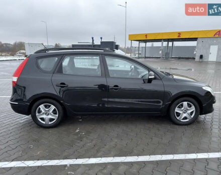 Черный Хендай i30, объемом двигателя 1.6 л и пробегом 169 тыс. км за 6150 $, фото 8 на Automoto.ua