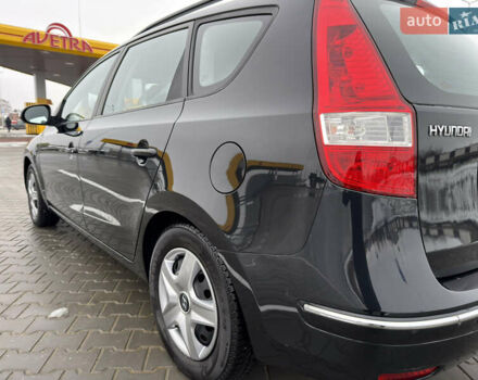 Черный Хендай i30, объемом двигателя 1.6 л и пробегом 169 тыс. км за 6150 $, фото 3 на Automoto.ua