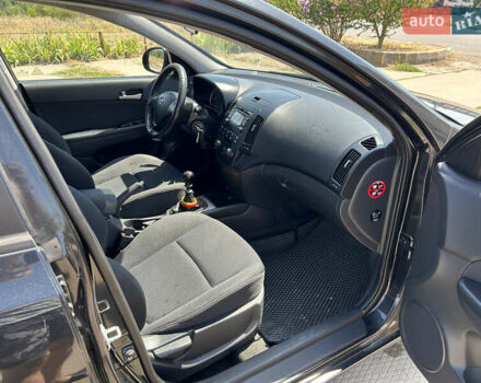 Черный Хендай i30, объемом двигателя 1.59 л и пробегом 226 тыс. км за 6500 $, фото 13 на Automoto.ua