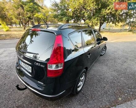 Черный Хендай i30, объемом двигателя 1.6 л и пробегом 200 тыс. км за 5500 $, фото 10 на Automoto.ua