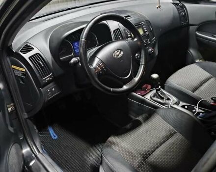 Черный Хендай i30, объемом двигателя 1.59 л и пробегом 207 тыс. км за 6250 $, фото 3 на Automoto.ua