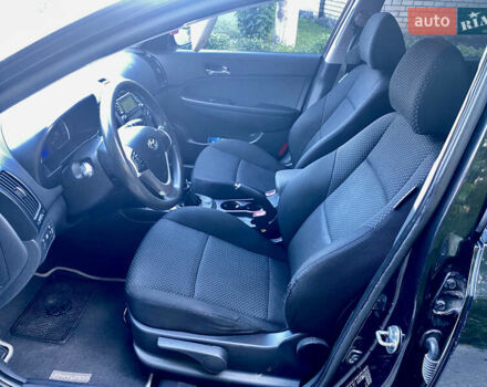 Чорний Хендай i30, об'ємом двигуна 1.6 л та пробігом 232 тис. км за 6200 $, фото 9 на Automoto.ua