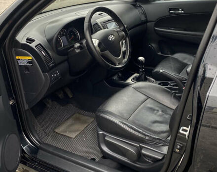 Черный Хендай i30, объемом двигателя 1.58 л и пробегом 341 тыс. км за 6200 $, фото 33 на Automoto.ua