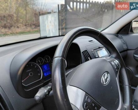 Черный Хендай i30, объемом двигателя 1.59 л и пробегом 198 тыс. км за 6400 $, фото 6 на Automoto.ua