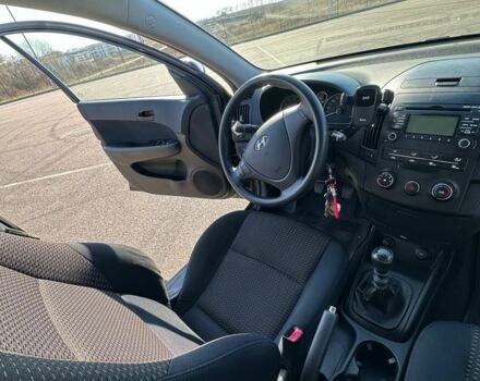 Черный Хендай i30, объемом двигателя 0 л и пробегом 201 тыс. км за 6750 $, фото 1 на Automoto.ua