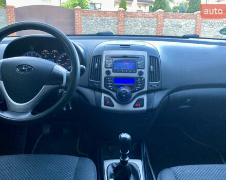 Чорний Хендай i30, об'ємом двигуна 1.6 л та пробігом 232 тис. км за 6200 $, фото 8 на Automoto.ua