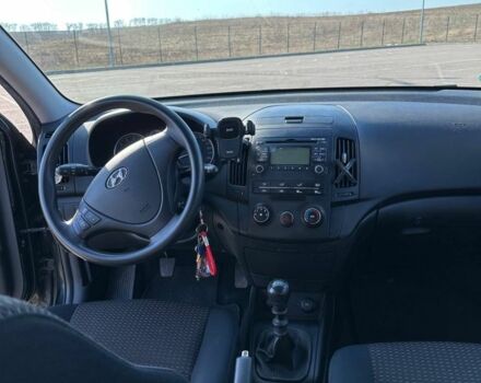 Черный Хендай i30, объемом двигателя 1.6 л и пробегом 216 тыс. км за 6550 $, фото 7 на Automoto.ua