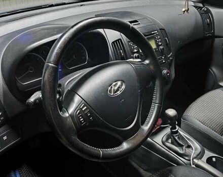 Черный Хендай i30, объемом двигателя 1.59 л и пробегом 207 тыс. км за 6250 $, фото 4 на Automoto.ua