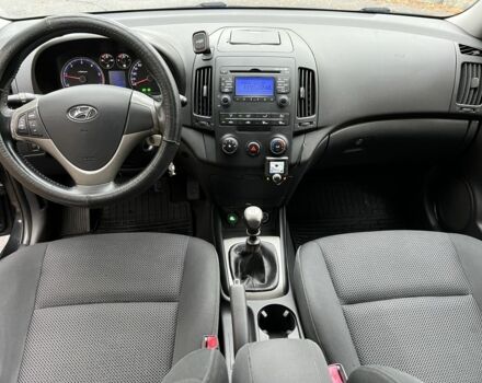 Хендай i30 2008 в Кривом Роге на Automoto.ua Черный Хендай i30, объемом двигателя 1.6 л и пробегом 235 тыс. км за 6200 $, фото 9 на Automoto.ua