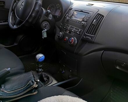 Чорний Хендай i30, об'ємом двигуна 1.4 л та пробігом 172 тис. км за 5300 $, фото 8 на Automoto.ua