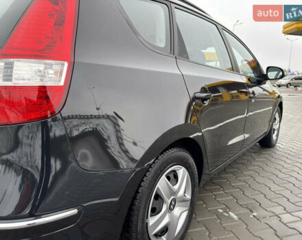 Черный Хендай i30, объемом двигателя 1.6 л и пробегом 169 тыс. км за 6150 $, фото 7 на Automoto.ua