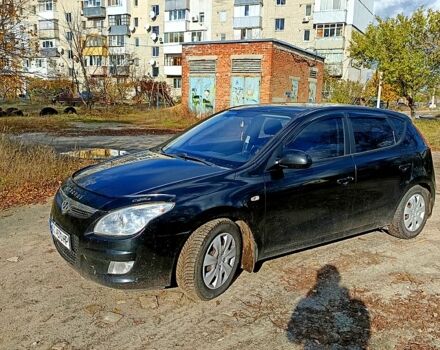 Чорний Хендай i30, об'ємом двигуна 1.4 л та пробігом 172 тис. км за 5300 $, фото 1 на Automoto.ua