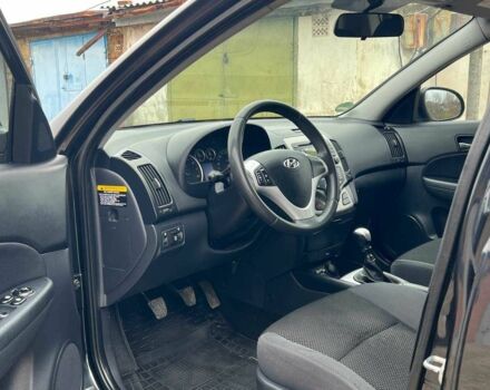 Черный Хендай i30, объемом двигателя 1.6 л и пробегом 265 тыс. км за 6200 $, фото 10 на Automoto.ua
