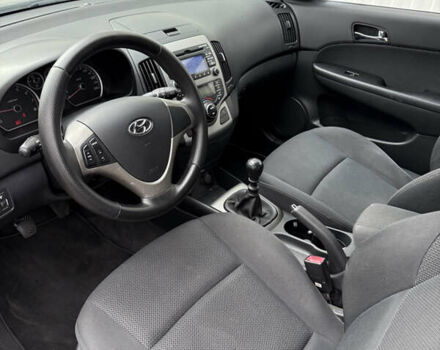 Чорний Хендай i30, об'ємом двигуна 1.6 л та пробігом 198 тис. км за 6400 $, фото 11 на Automoto.ua