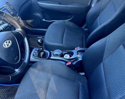 Черный Хендай i30, объемом двигателя 1.4 л и пробегом 236 тыс. км за 6800 $, фото 6 на Automoto.ua