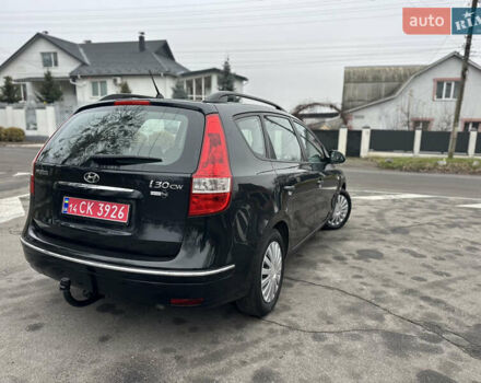 Черный Хендай i30, объемом двигателя 1.4 л и пробегом 199 тыс. км за 5599 $, фото 12 на Automoto.ua