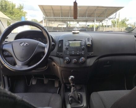 Черный Хендай i30, объемом двигателя 1.4 л и пробегом 163 тыс. км за 5300 $, фото 11 на Automoto.ua