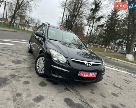 Черный Хендай i30, объемом двигателя 1.4 л и пробегом 199 тыс. км за 5599 $, фото 21 на Automoto.ua