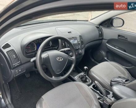 Хендай i30 2009 в Чернигове на Automoto.ua Черный Хендай i30, объемом двигателя 1.6 л и пробегом 262 тыс. км за 5600 $, фото 6 на Automoto.ua